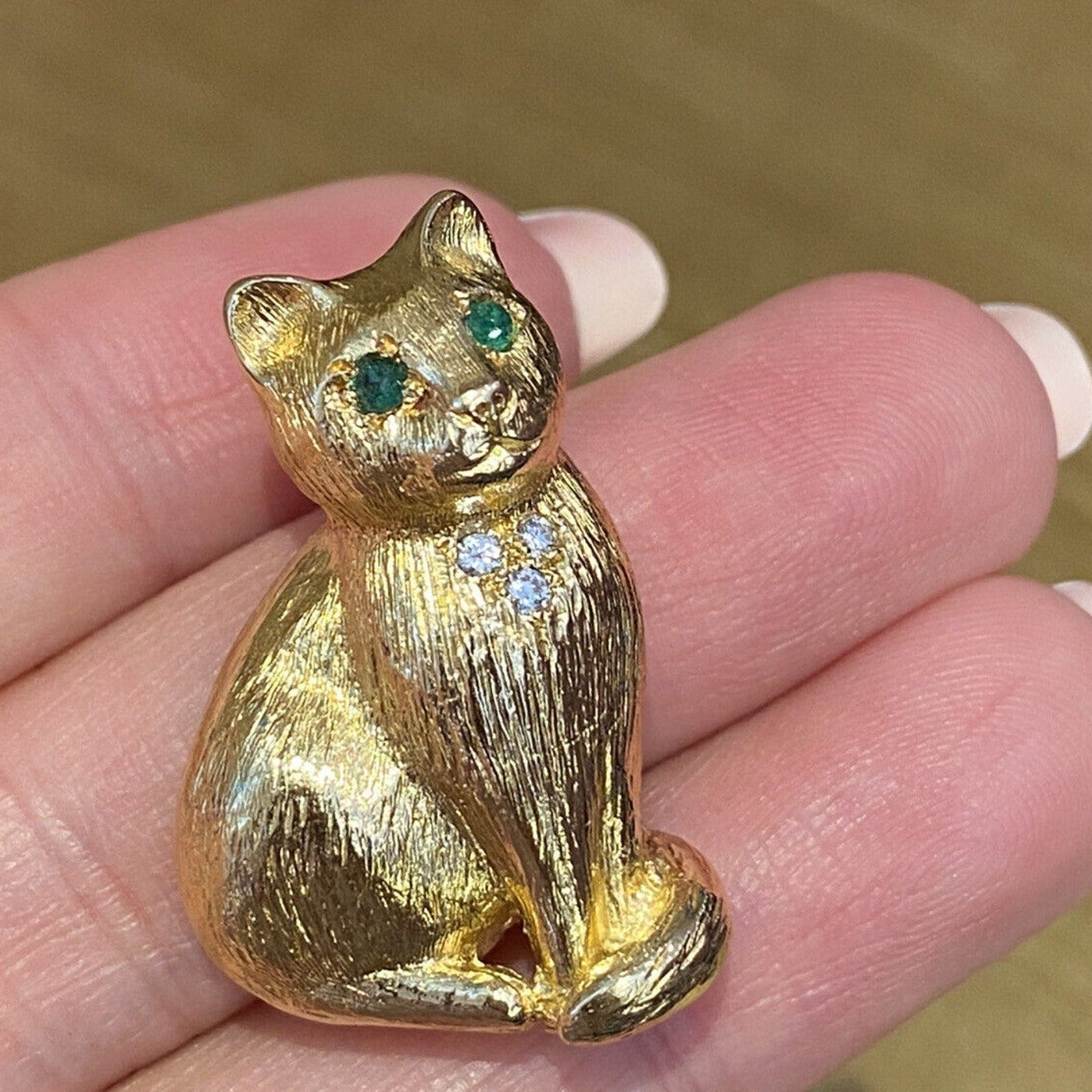E. Wolfe Cat Brooch with Emeralds and Diamonds in 18k Yellow Gold