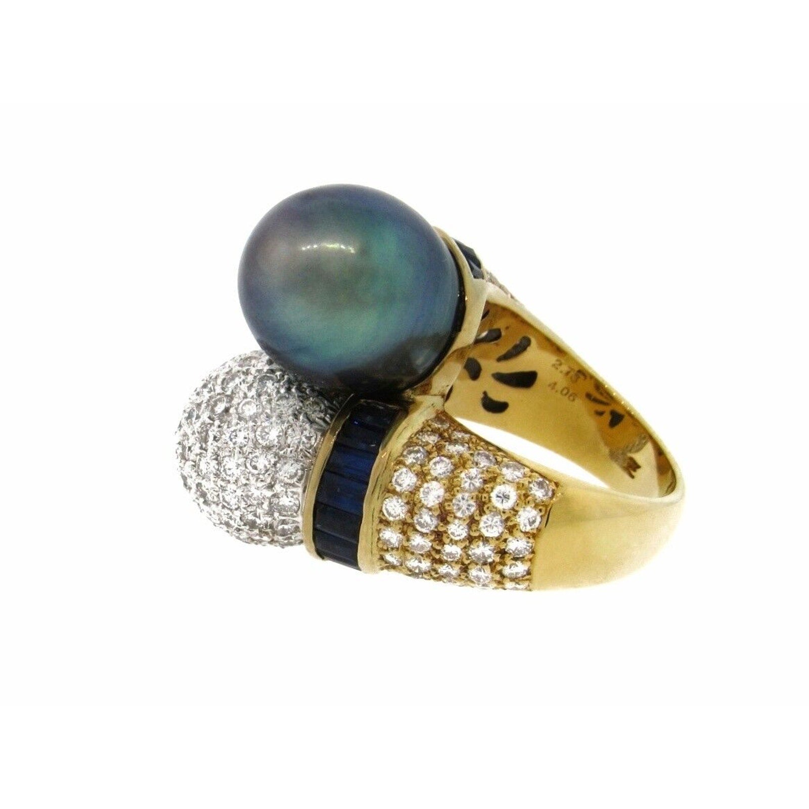 6.79 ct Black Pearl, Sapphire and Diamond Crossover Ring18k Yellow Gold