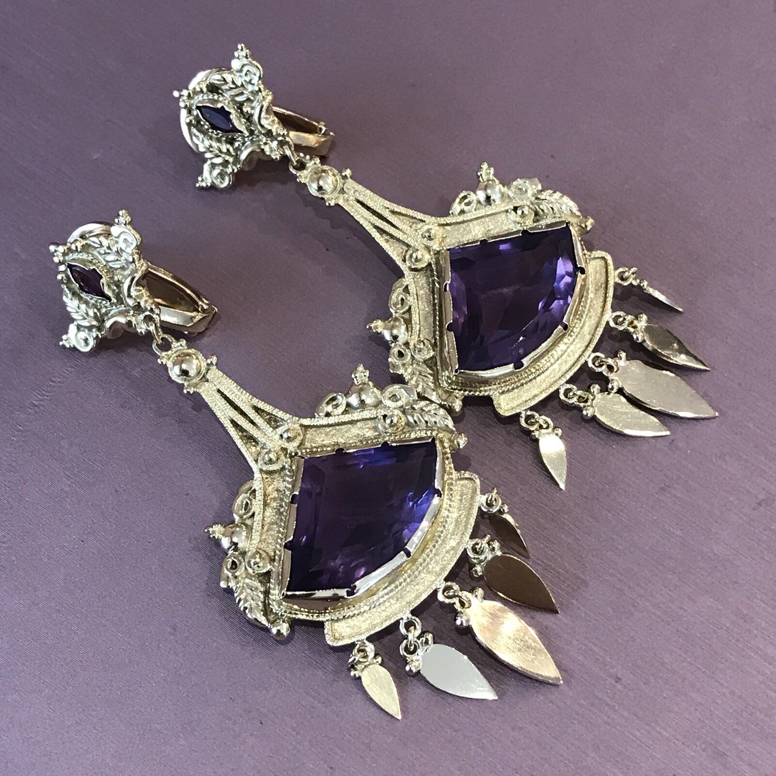 Vintage Amethyst Drop Earrings in 18k Yellow Gold