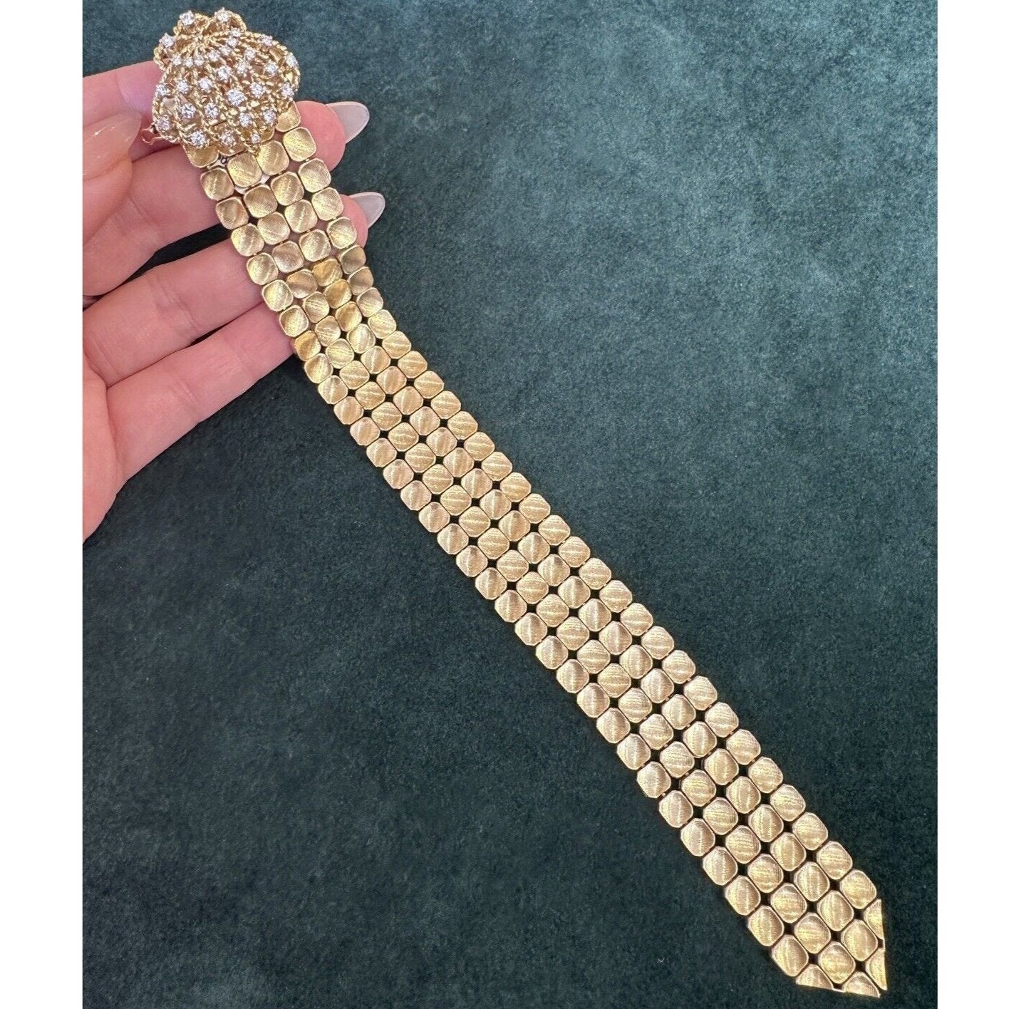 Diamond Clam Shell Tassel Belt Bracelet in 18k Yellow Gold