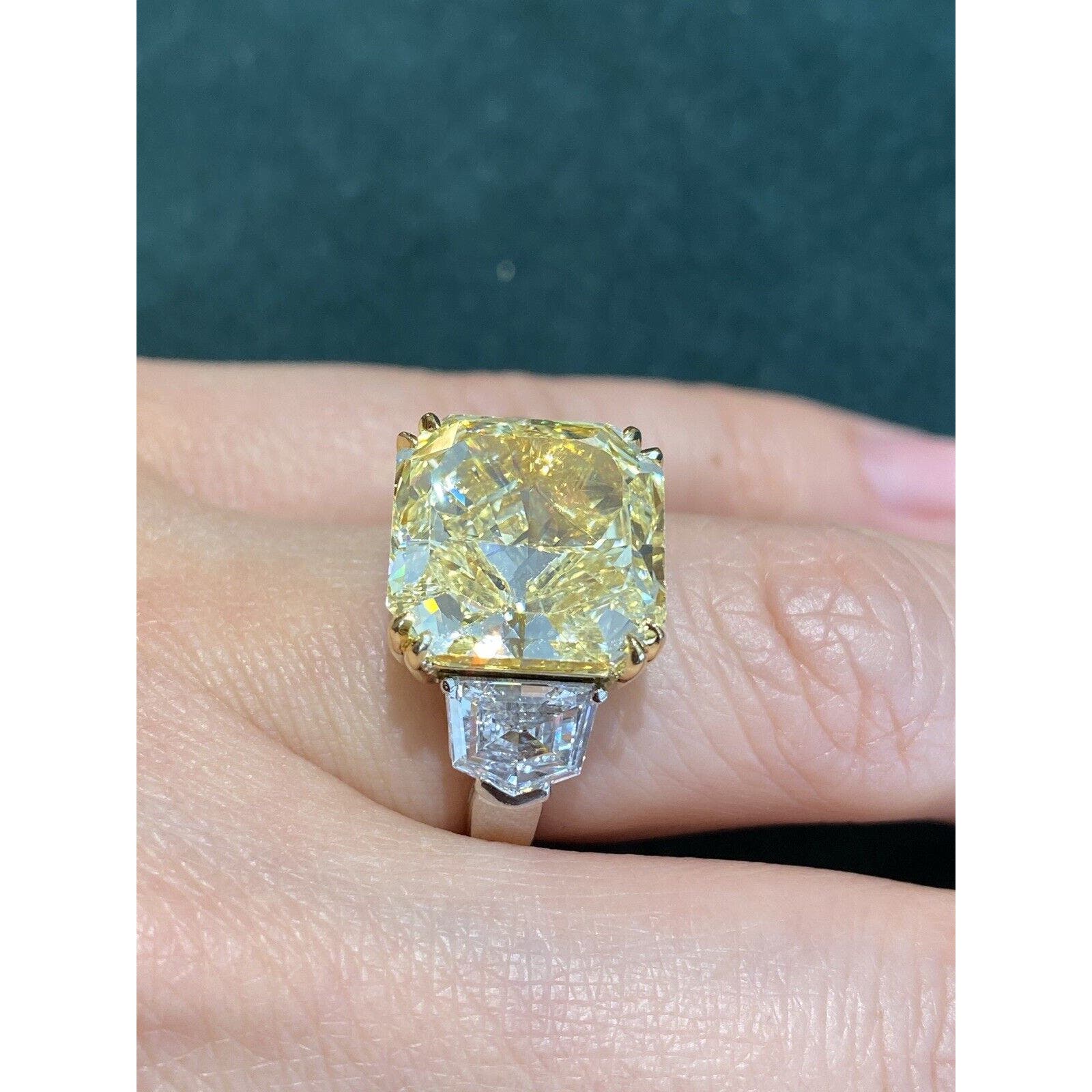 GIA 10.69 ct Fancy Yellow VVS2 Radiant Cut Diamond in Platinum/18kYG-HM2363SBI