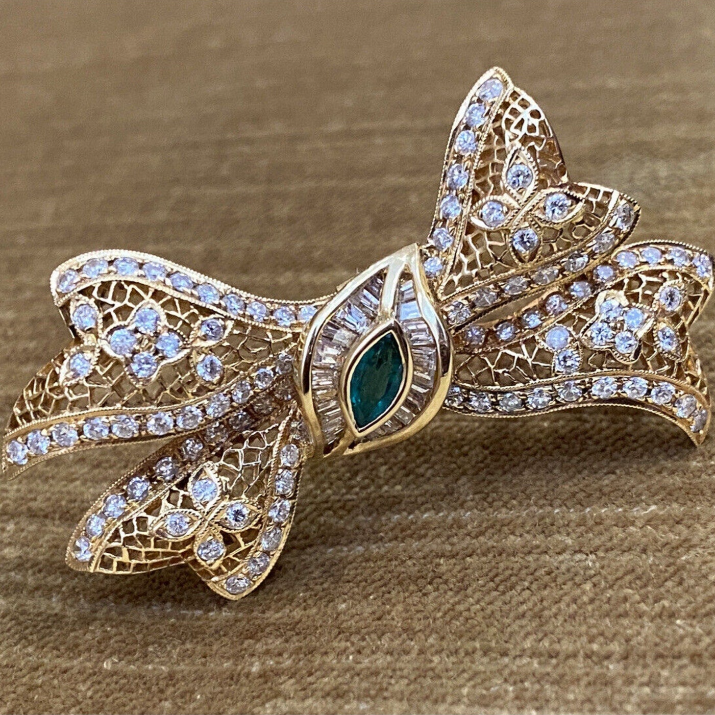 Diamond Filigree Bow Pin Brooch with Emerald in 18k Yellow Gold
