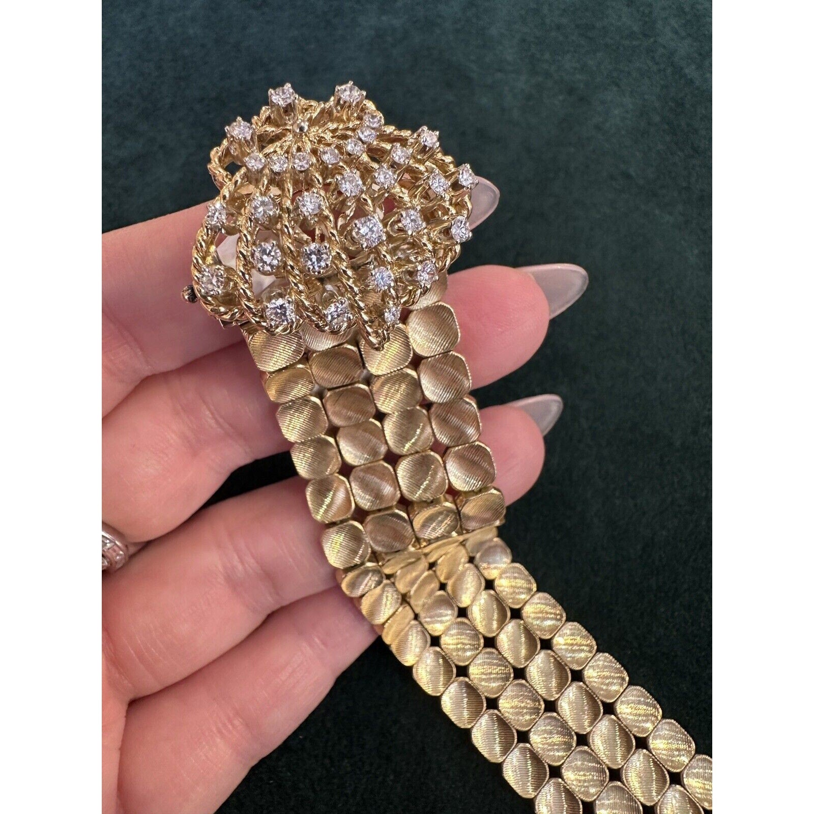 Diamond Clam Shell Tassel Belt Bracelet in 18k Yellow Gold