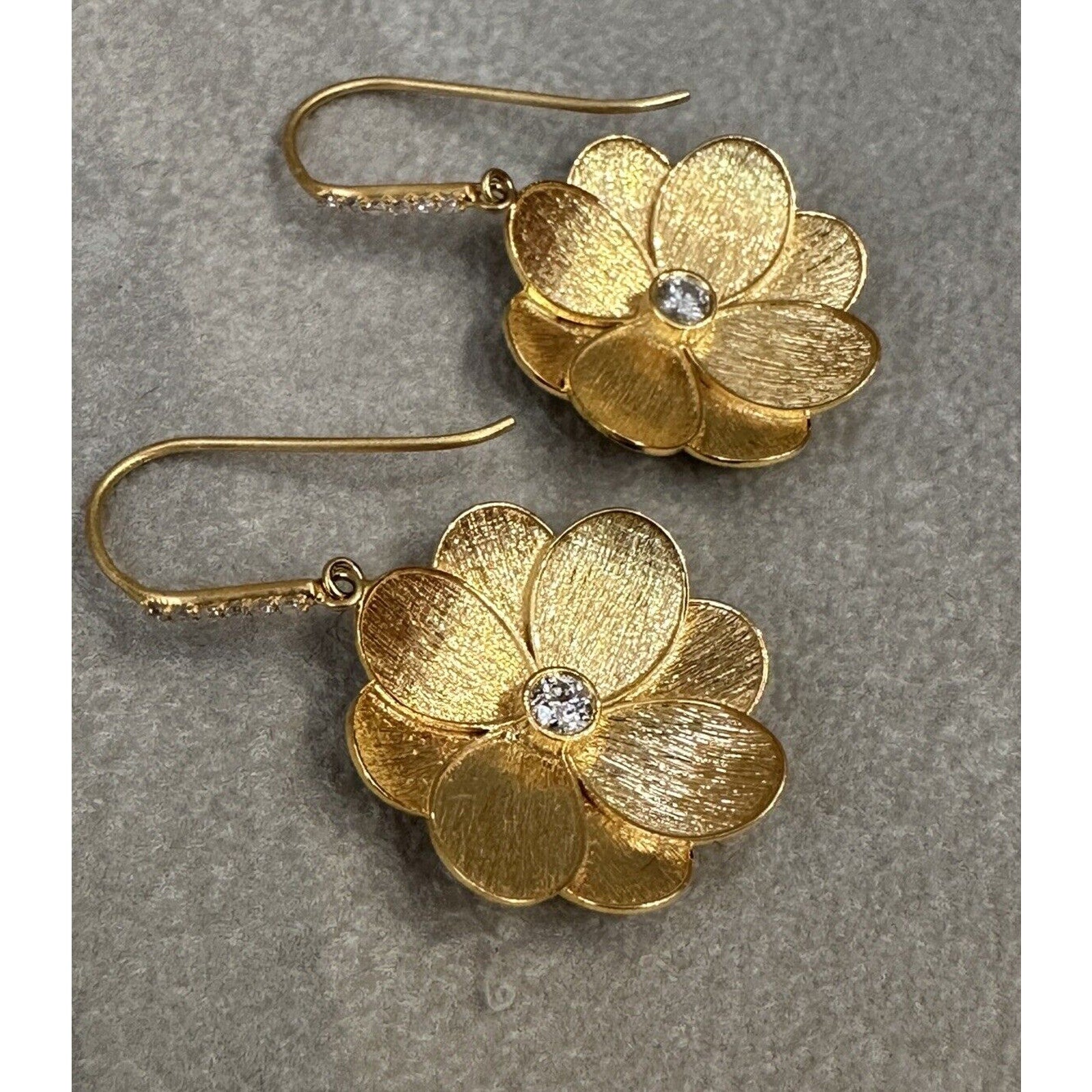 Textured Flower Drop Earrings with Diamonds in 18k Yellow Gold - HM2601P