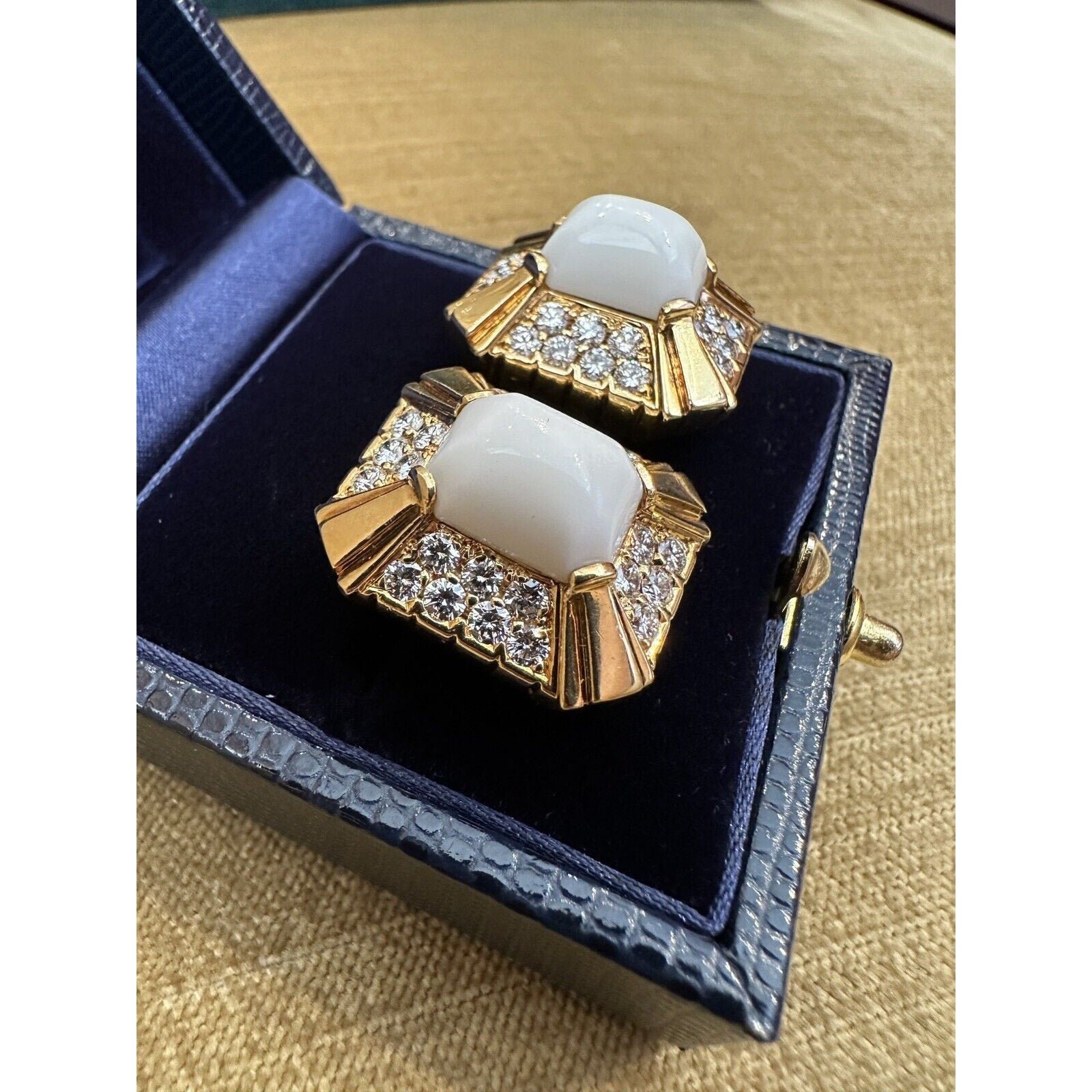 White Coral and Diamond Earrings in 18k Yellow Gold - HM2526AE