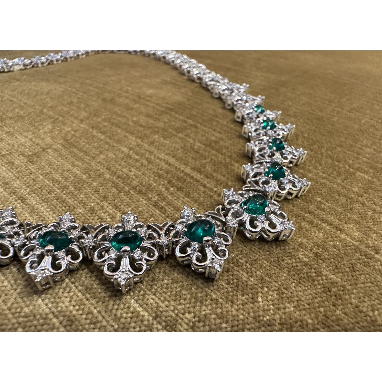Emerald Heart Cabochon and Diamond Filigree Necklace in Platinum - HM2455EN