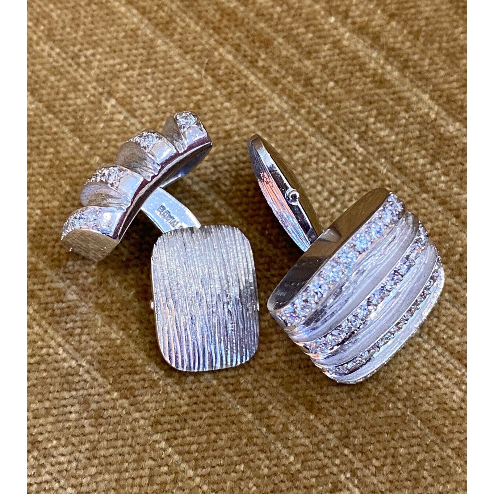 Gubelin Diamond Cufflinks VS-F Quality in 18k White Gold