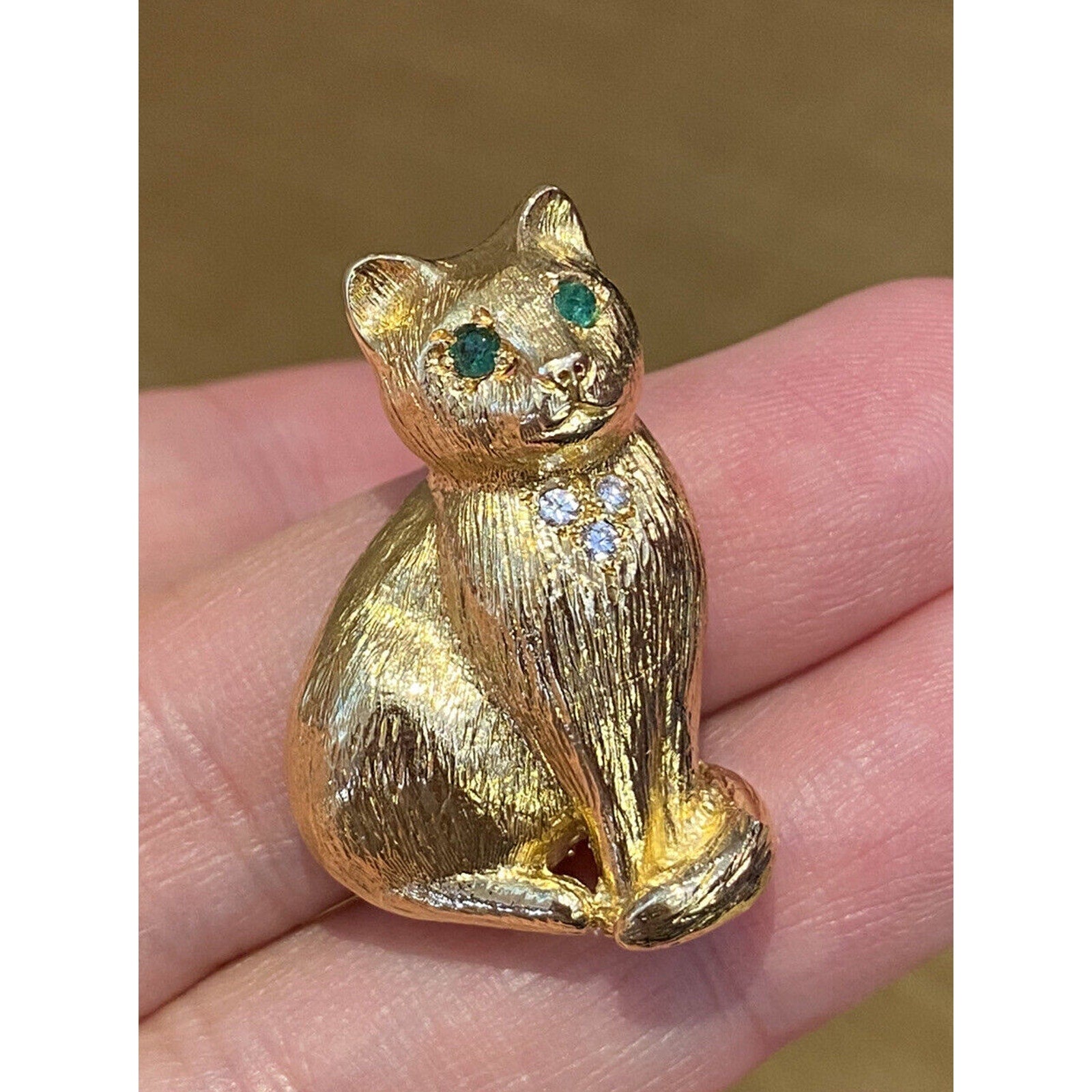 E. Wolfe Cat Brooch with Emeralds and Diamonds in 18k Yellow Gold