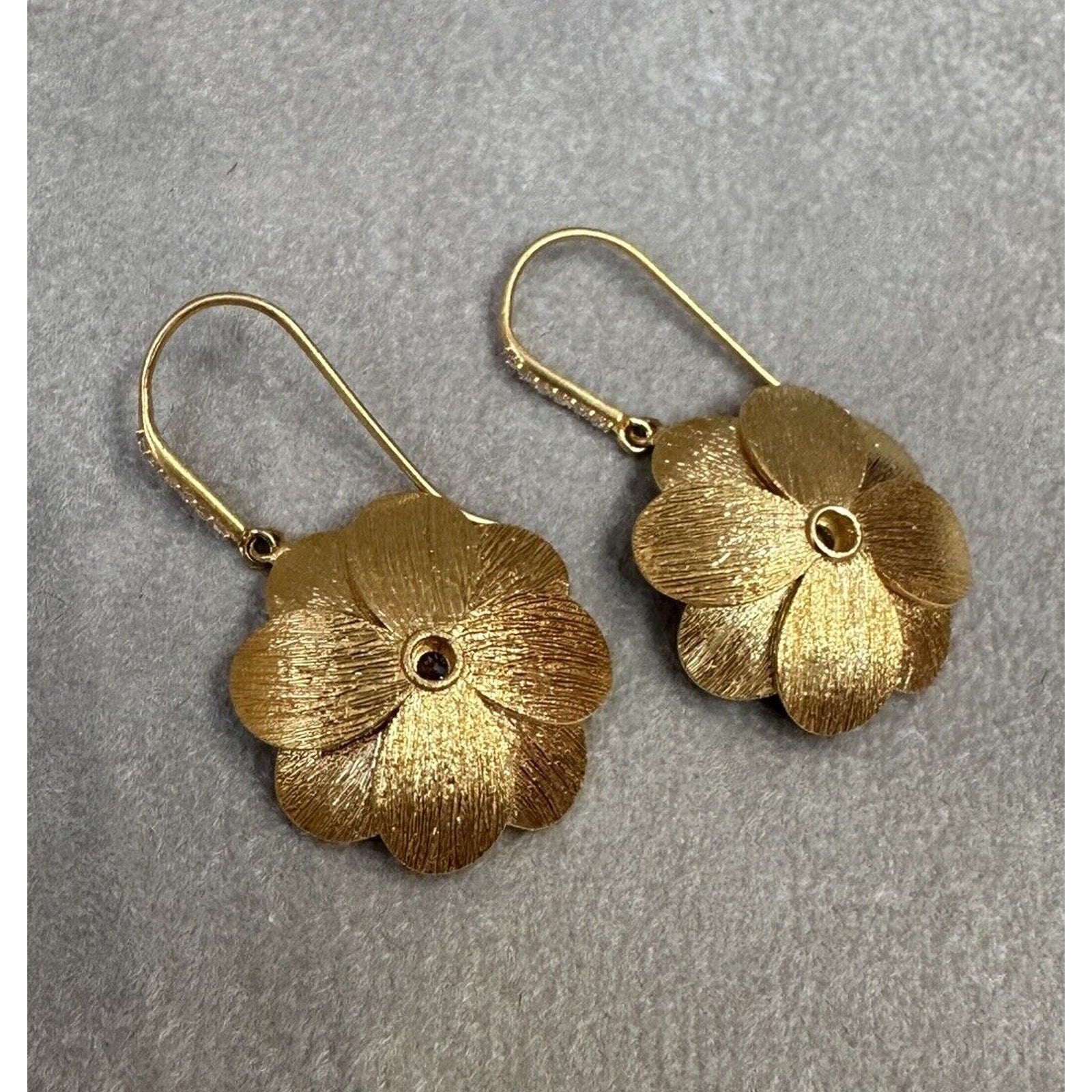 Textured Flower Drop Earrings with Diamonds in 18k Yellow Gold - HM2601P