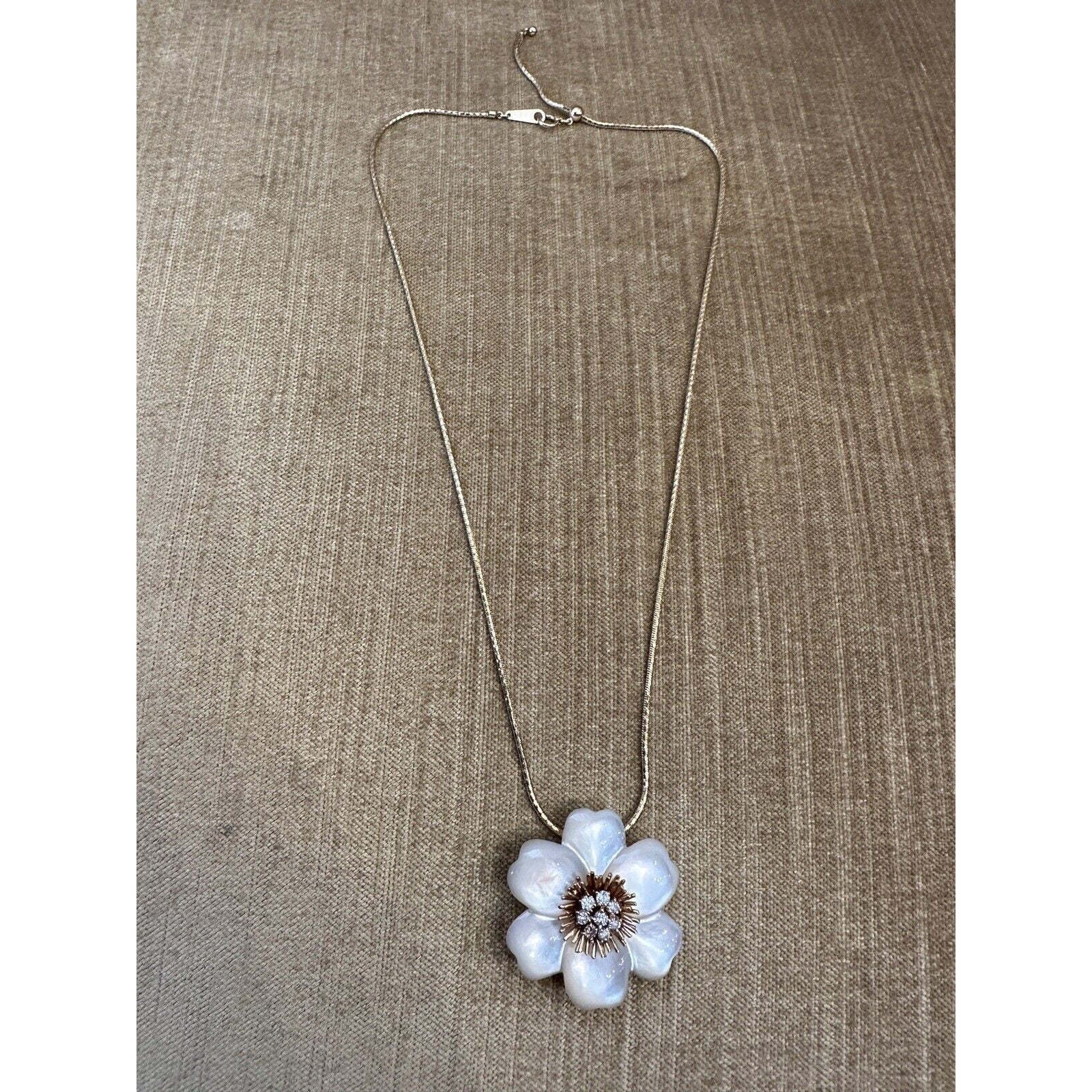 Mother of Pearl & Diamond Flower Pendant Necklace in 18k Yellow Gold