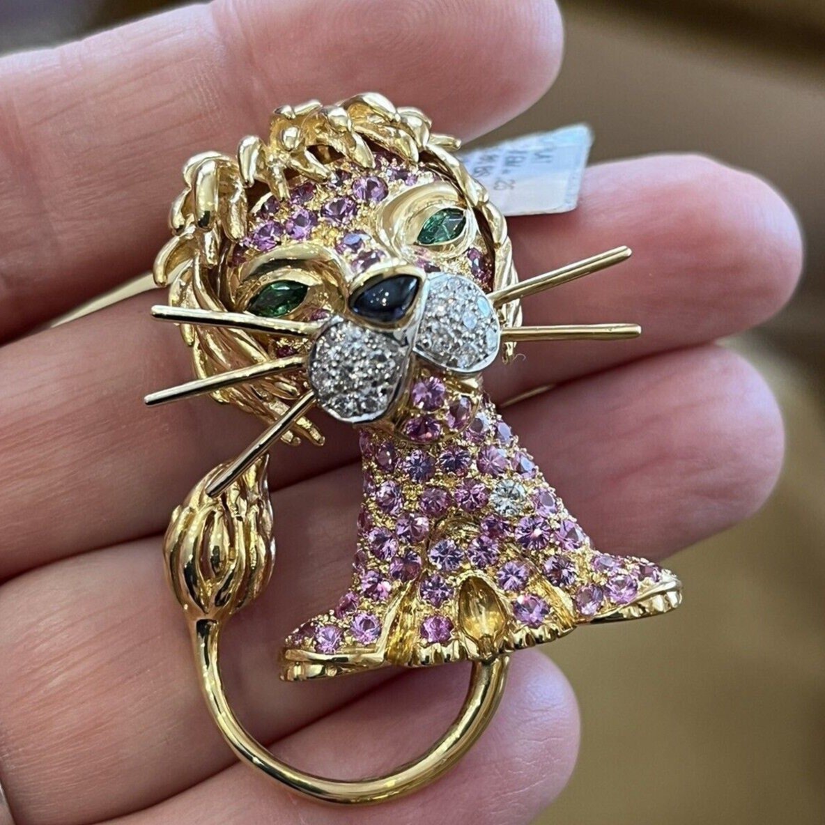 Lion Pin with Pink Sapphires and Diamonds 18k Yellow Gold