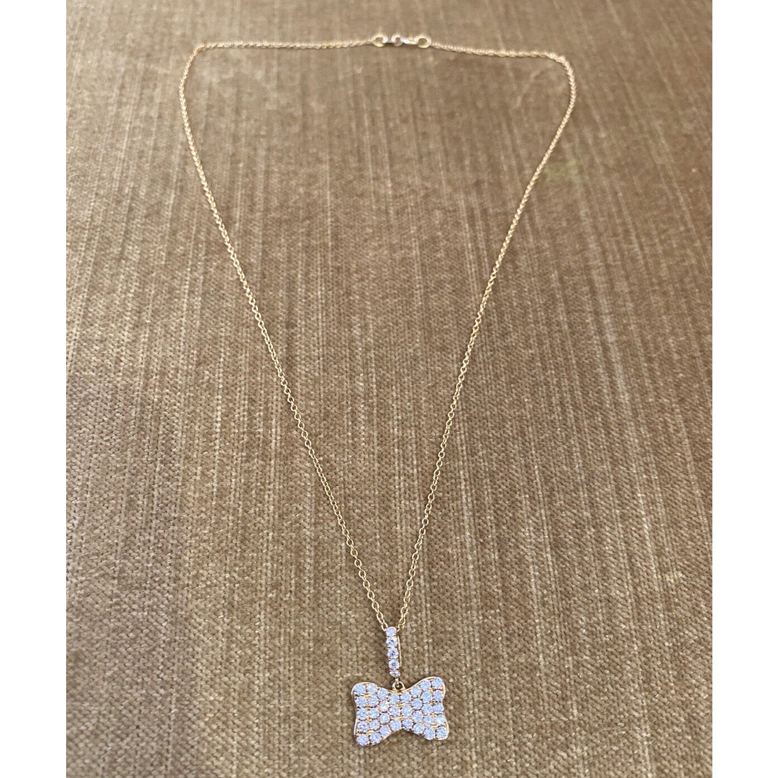 ODELIA Diamond Pave Bow Pendent Necklace in 18k Yellow Gold
