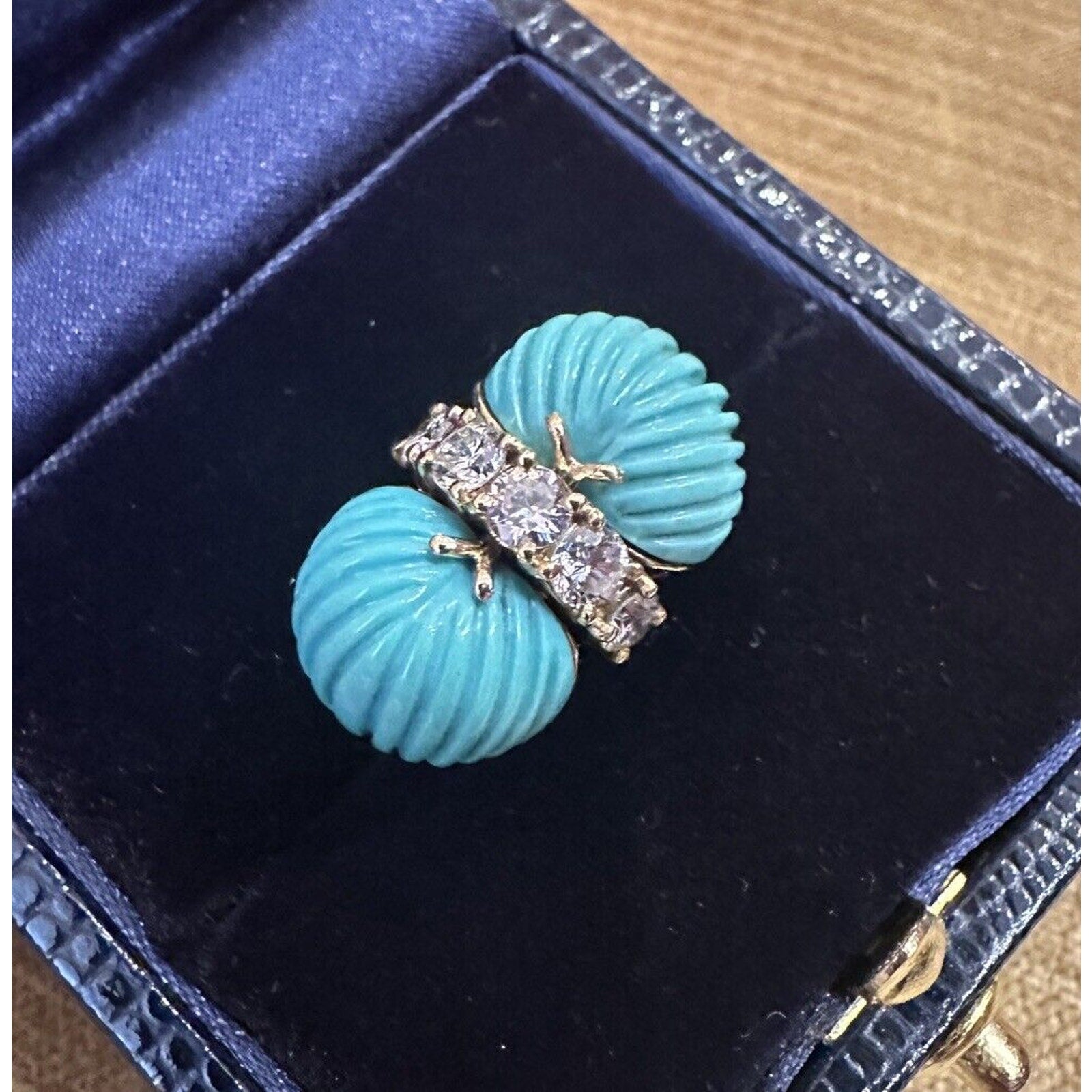 Vintage Turquoise and Diamond Ring in 18k Yellow Gold