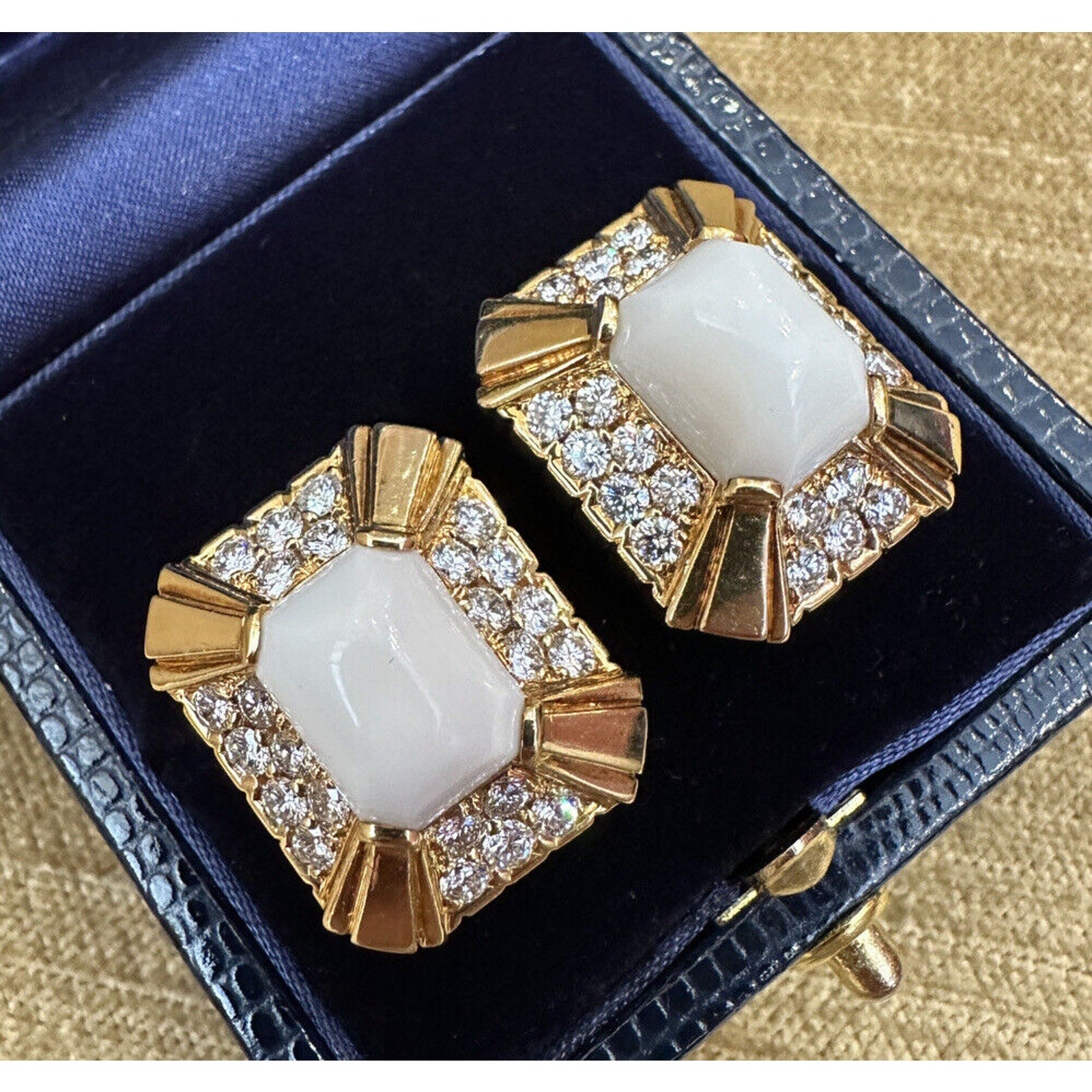 White Coral and Diamond Earrings in 18k Yellow Gold - HM2526AE